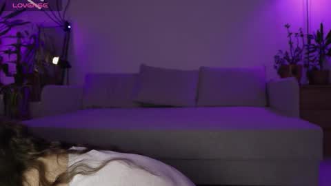 Snapshot of lovelorn_ chatting on January 9, 5:21 am Elsa online show from January 9, 5:21 am