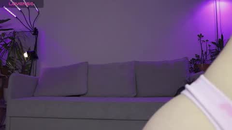 Snapshot of lovelorn_ chatting on January 16, 6:06 am Elsa online show from January 16, 6:06 am