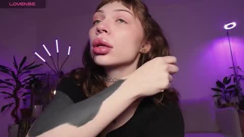 Snapshot of lovelorn_ chatting on February 8, 4:38 am Elsa online show from February 8, 4:38 am