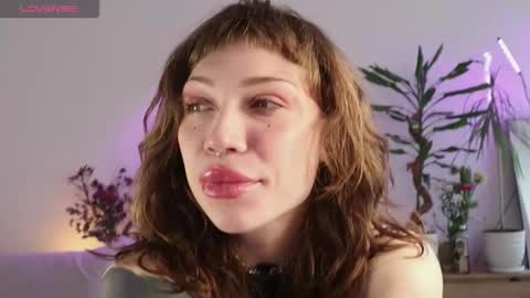 Snapshot of lovelorn_ chatting on March 7, 5:37 am Elsa online show from March 7, 5:37 am