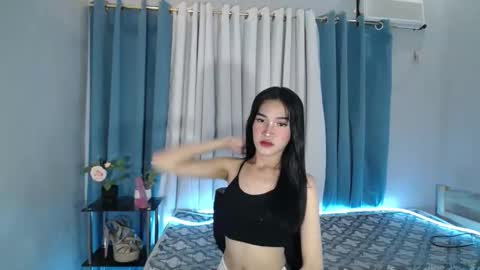 BELLA online show from April 4, 9:07 am