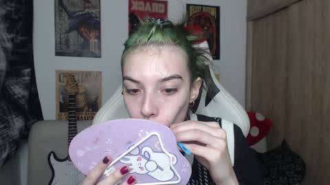 Snapshot of lovely_cass chatting on December 27, 10:26 pm Cassie online show from December 27, 10:26 pm