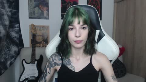 Snapshot of lovely_cass chatting on January 4, 9:31 pm Cassie online show from January 4, 9:31 pm