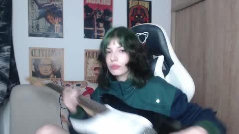 Snapshot of lovely_cass chatting on January 5, 3:43 am Cassie online show from January 5, 3:43 am