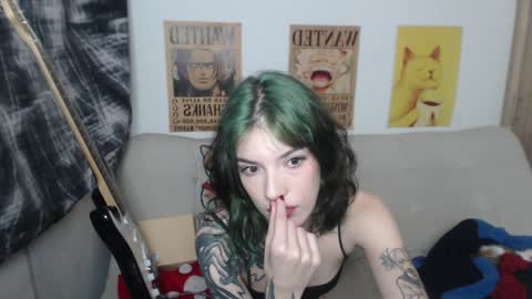 Snapshot of lovely_cass chatting on January 7, 1:38 am Cassie online show from January 7, 1:38 am