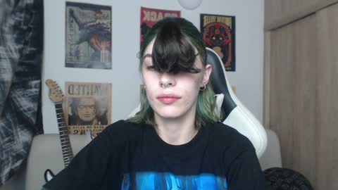 Snapshot of lovely_cass chatting on January 8, 11:19 pm Cassie online show from January 8, 11:19 pm