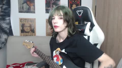 Snapshot of lovely_cass chatting on January 19, 8:41 pm Cassie online show from January 19, 8:41 pm