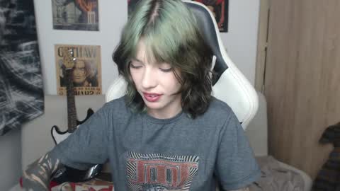 Snapshot of lovely_cass chatting on January 23, 10:22 pm Cassie online show from January 23, 10:22 pm