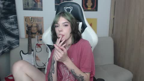 Snapshot of lovely_cass chatting on January 25, 7:38 am Cassie online show from January 25, 7:38 am