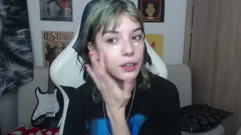 Snapshot of lovely_cass chatting on January 25, 10:28 pm Cassie online show from January 25, 10:28 pm