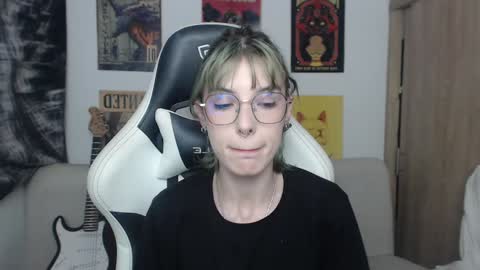 Snapshot of lovely_cass chatting on January 29, 1:05 am Cassie online show from January 29, 1:05 am