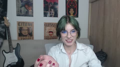 Snapshot of lovely_cass chatting on February 1, 11:06 pm Cassie online show from February 1, 11:06 pm