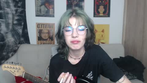 Snapshot of lovely_cass chatting on February 7, 3:55 am Cassie online show from February 7, 3:55 am