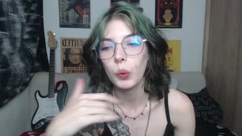 Snapshot of lovely_cass chatting on February 9, 12:28 am Cassie online show from February 9, 12:28 am