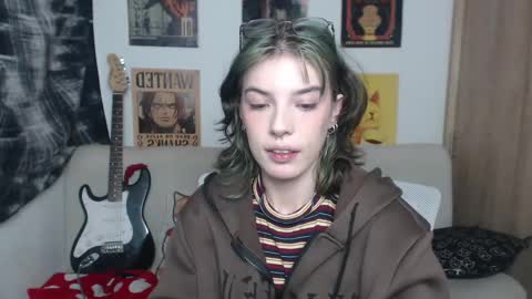 Snapshot of lovely_cass chatting on February 9, 10:21 pm Cassie online show from February 9, 10:21 pm