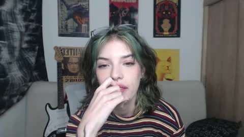 Snapshot of lovely_cass chatting on February 10, 4:30 am Cassie online show from February 10, 4:30 am