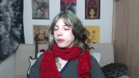 Snapshot of lovely_cass chatting on February 18, 7:54 am Cassie online show from February 18, 7:54 am