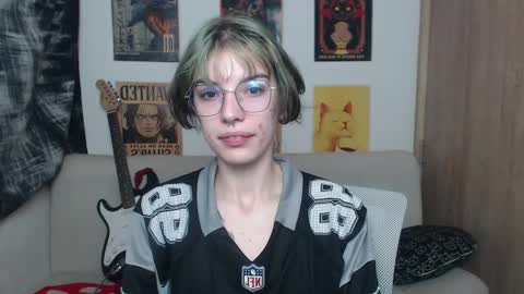 Snapshot of lovely_cass chatting on February 20, 2:40 am Cassie online show from February 20, 2:40 am