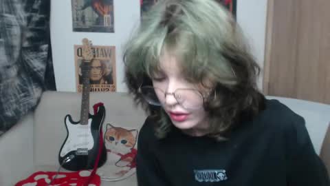 Snapshot of lovely_cass chatting on February 21, 4:18 am Cassie online show from February 21, 4:18 am