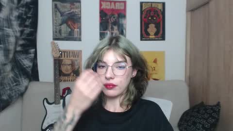 Snapshot of lovely_cass chatting on February 21, 7:23 am Cassie online show from February 21, 7:23 am