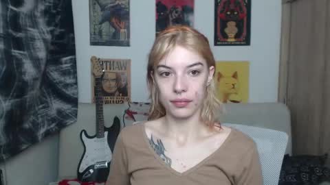 Snapshot of lovely_cass chatting on March 2, 1:26 am Cassie online show from March 2, 1:26 am