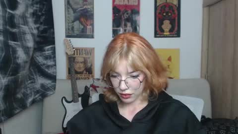 Snapshot of lovely_cass chatting on March 2, 7:32 am Cassie online show from March 2, 7:32 am