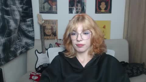 Snapshot of lovely_cass chatting on March 2, 10:35 am Cassie online show from March 2, 10:35 am