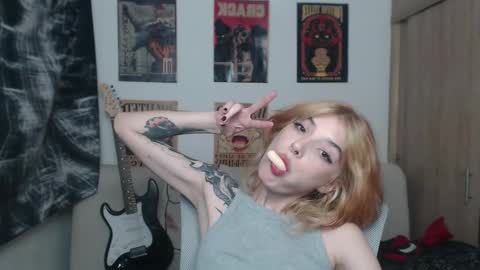 Snapshot of lovely_cass chatting on March 3, 9:00 am Cassie online show from March 3, 9:00 am