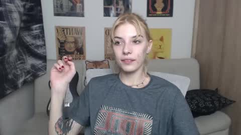 Snapshot of lovely_cass chatting on March 9, 2:07 am Cassie online show from March 9, 2:07 am