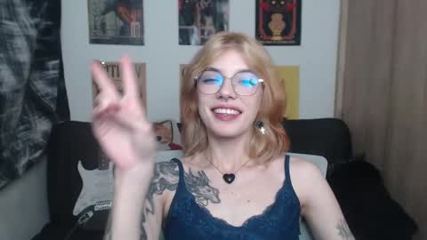 Snapshot of lovely_cass chatting on March 11, 9:02 am Cassie online show from March 11, 9:02 am