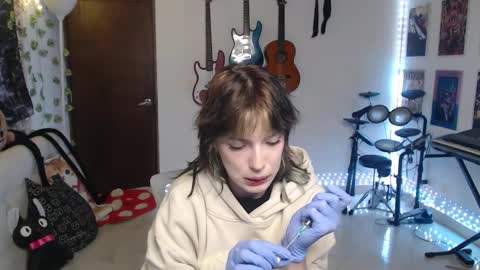 Snapshot of lovely_cass chatting on November 2, 1:08 am Cassie online show from November 2, 1:08 am