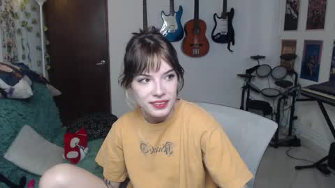 Snapshot of lovely_cass chatting on November 9, 9:46 pm Cassie online show from November 9, 9:46 pm