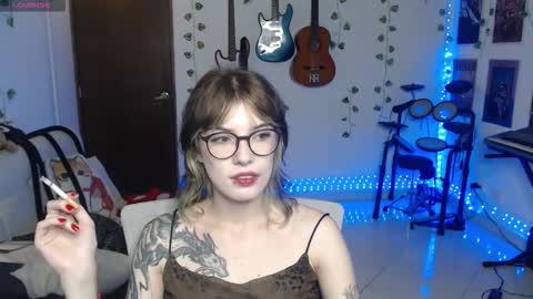 Snapshot of lovely_cass chatting on November 25, 6:57 am Cassie online show from November 25, 6:57 am