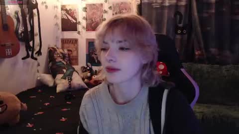 Snapshot of lovely_cass chatting on June 11, 7:28 am Cassie online show from June 11, 7:28 am