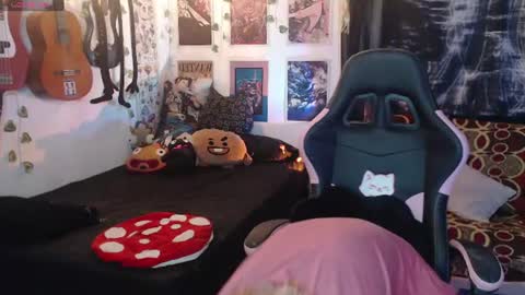 Snapshot of lovely_cass chatting on June 24, 4:55 am Cassie online show from June 24, 4:55 am