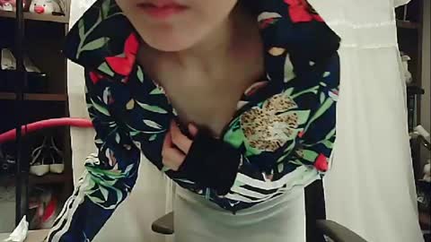 DANA KIM online show from January 10, 3:48 pm