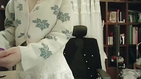 DANA KIM online show from January 18, 7:58 pm