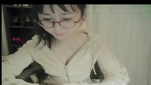 Snapshot of lovely_dana chatting on March 18, 4:43 pm DANA KIM online show from March 18, 4:43 pm