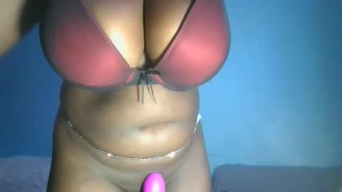 Snapshot of lovely_ebonysweet chatting on March 28, 9:20 am lovely_ebonysweet online show from March 28, 9:20 am