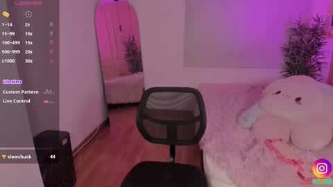 Snapshot of lovely_emma18 chatting on March 11, 3:29 pm Emma online show from March 11, 3:29 pm