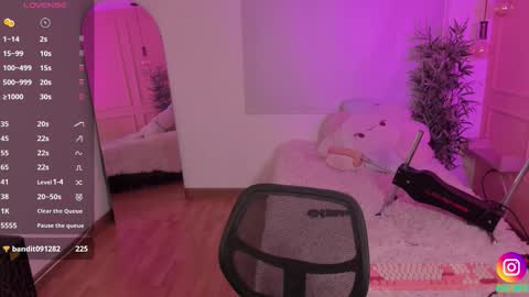 Snapshot of lovely_emma18 chatting on March 18, 3:04 pm Emma online show from March 18, 3:04 pm