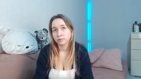 Snapshot of lovely_hayley chatting on February 9, 8:57 pm Lovely Hayley online show from February 9, 8:57 pm