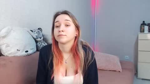 Snapshot of lovely_hayley chatting on February 11, 9:53 pm Lovely Hayley online show from February 11, 9:53 pm