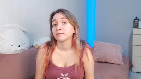 Snapshot of lovely_hayley chatting on February 16, 9:44 pm Lovely Hayley online show from February 16, 9:44 pm