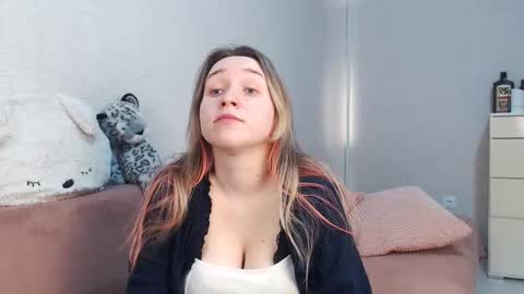 Snapshot of lovely_hayley chatting on February 18, 9:33 pm Lovely Hayley online show from February 18, 9:33 pm