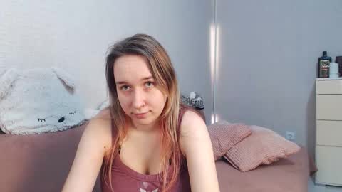 Snapshot of lovely_hayley chatting on February 21, 10:33 pm Lovely Hayley online show from February 21, 10:33 pm