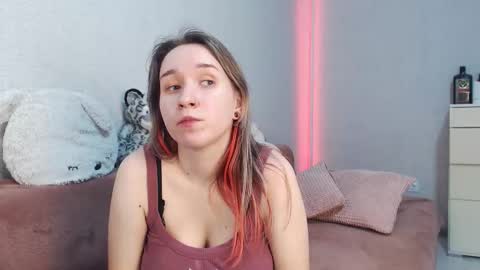 Snapshot of lovely_hayley chatting on March 6, 7:32 pm Lovely Hayley online show from March 6, 7:32 pm