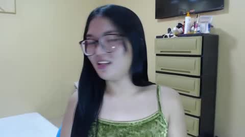 Lovely Laura online show from December 10, 7:16 am