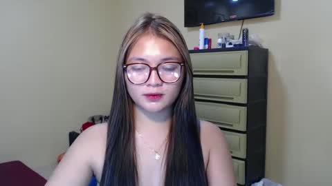 Lovely Laura online show from January 2, 8:13 pm