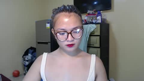 Lovely Laura online show from January 4, 8:16 pm